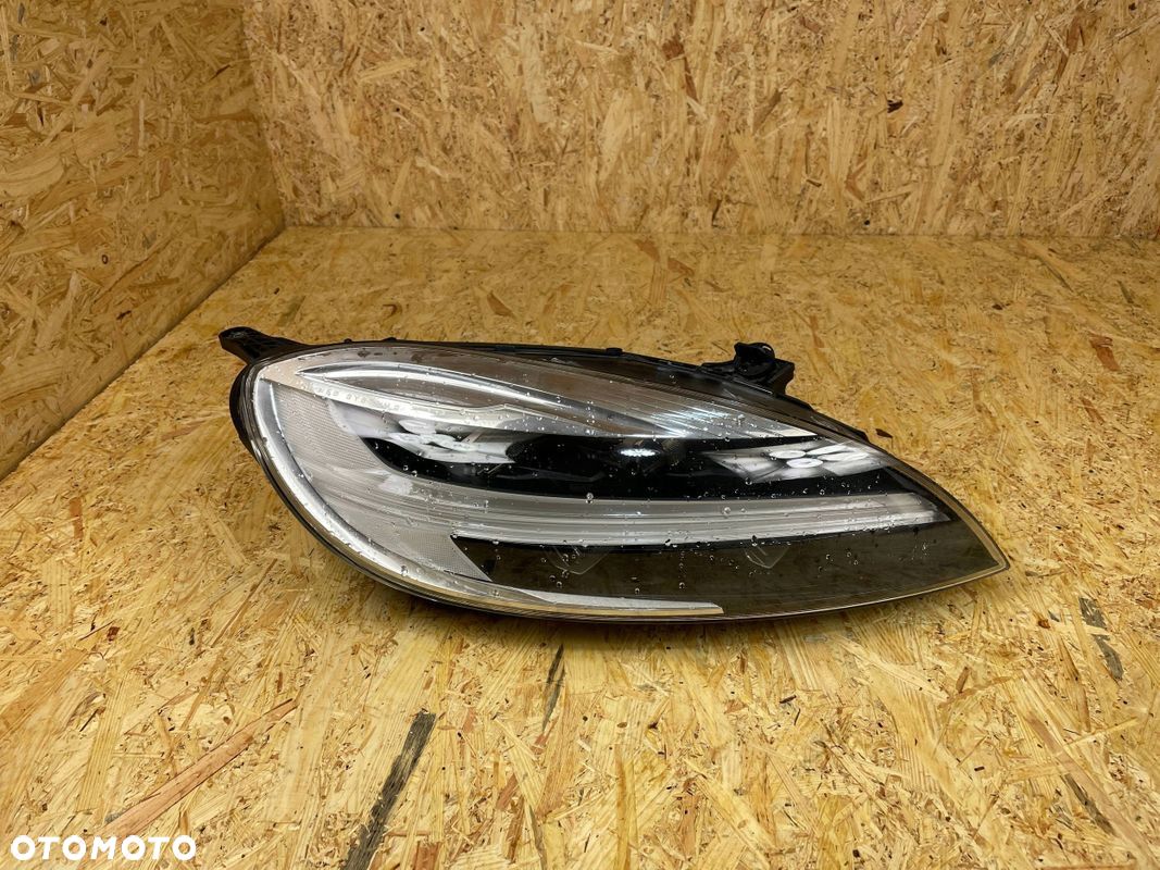 LAMPA PRZÓD PRZEDNIA PRAWA FULL LED VOLVO V40 II 31677021 UK LIFT 2016- - 1