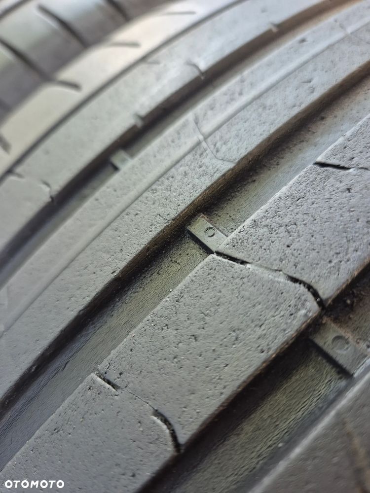 2x 225/45R19 Pirelli P Zero * - 2