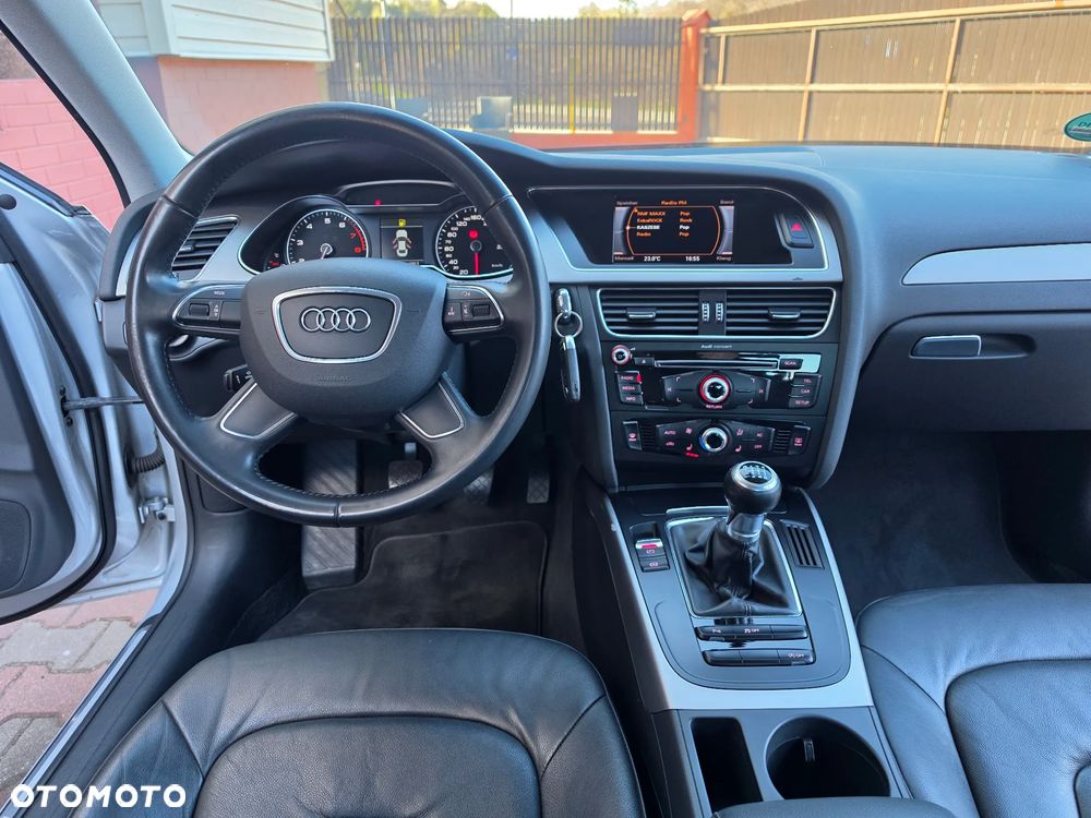 Audi A4 Limousine 1.8 TFSI S line Sportpaket - 24