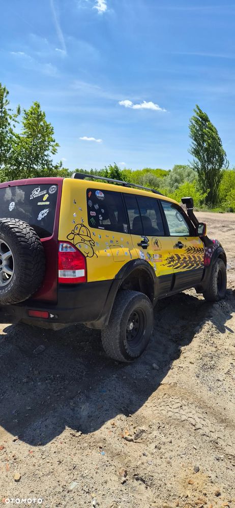 Mitsubishi Montero - 5
