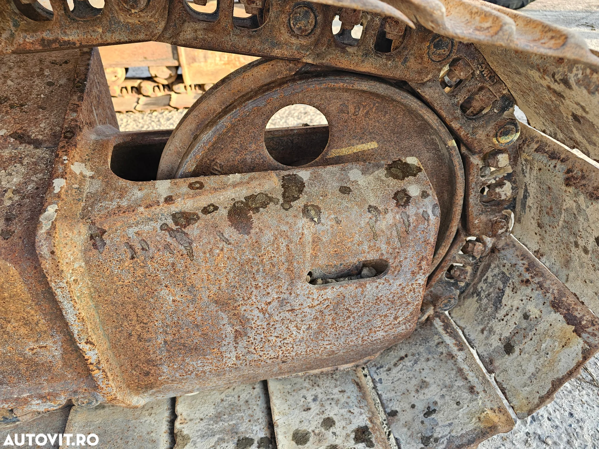 Komatsu PC 138 USLC-8 excavator pe senile compact - 9