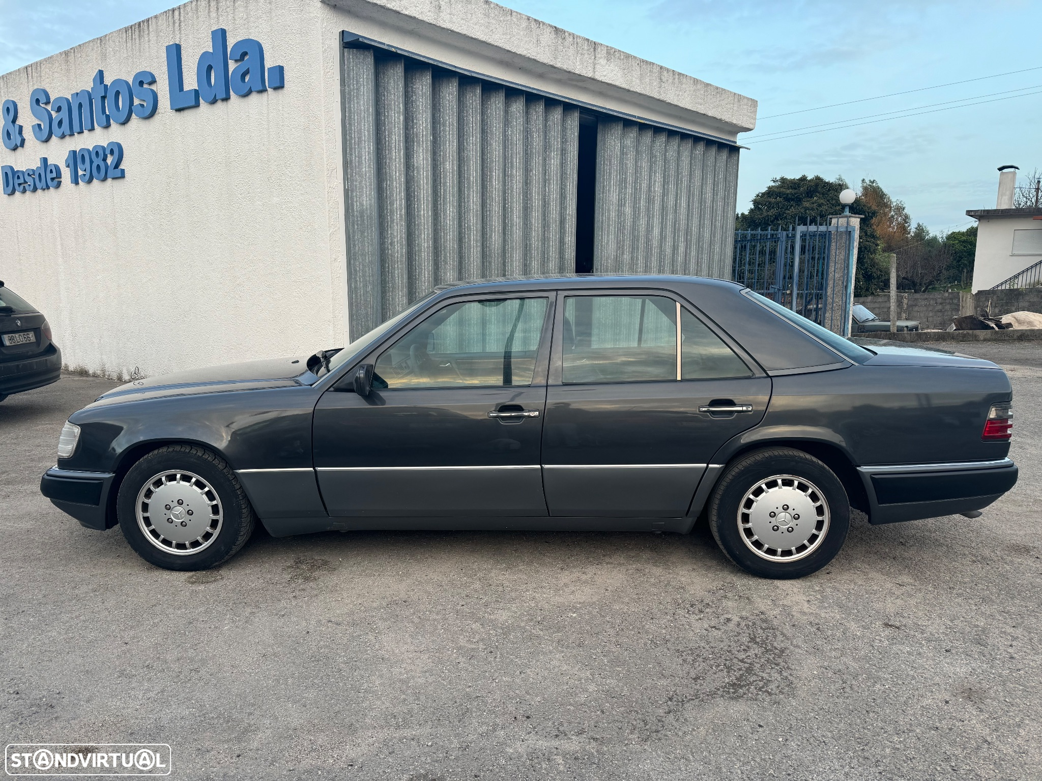 Mercedes-Benz 250 D Turbo - 23