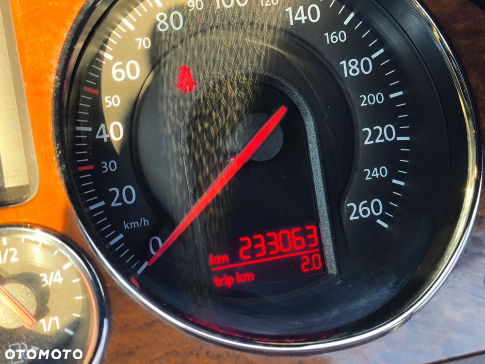 Volkswagen Passat 2.0 FSI Highline - 5
