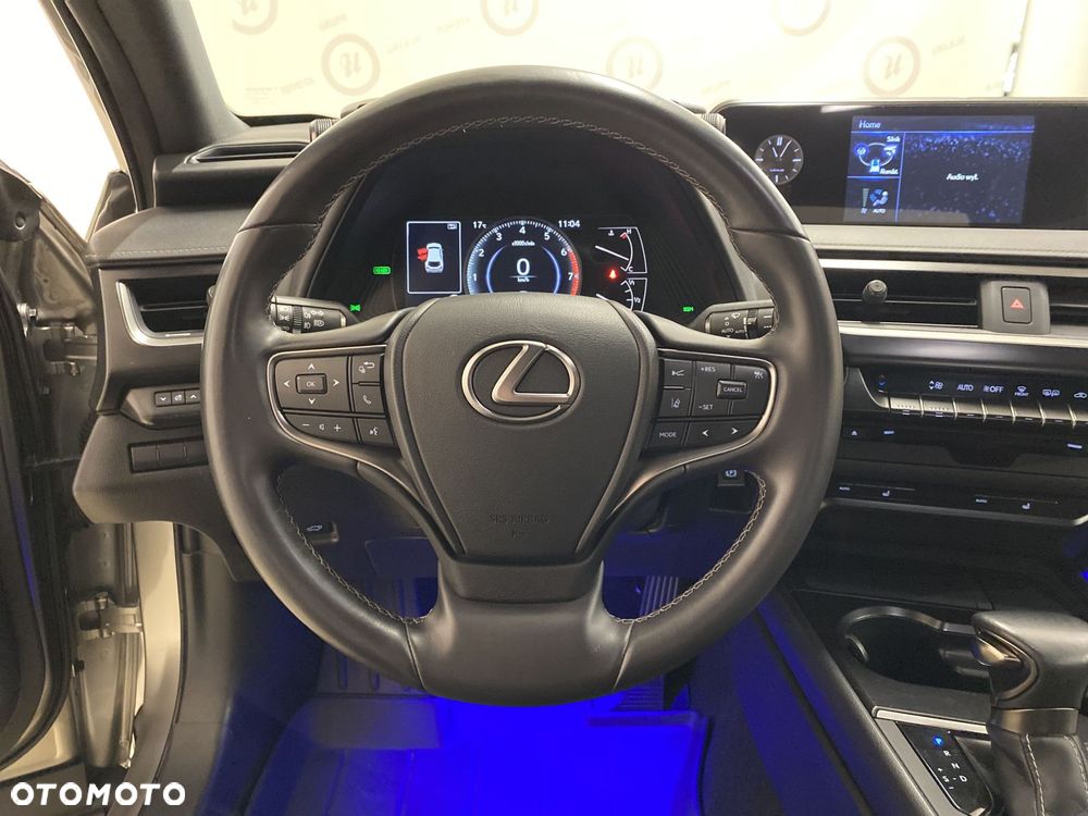 Lexus UX - 11