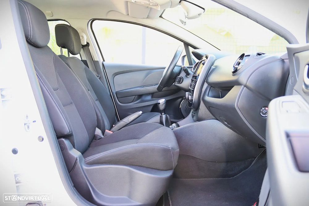 Renault Clio Sport Tourer - 17