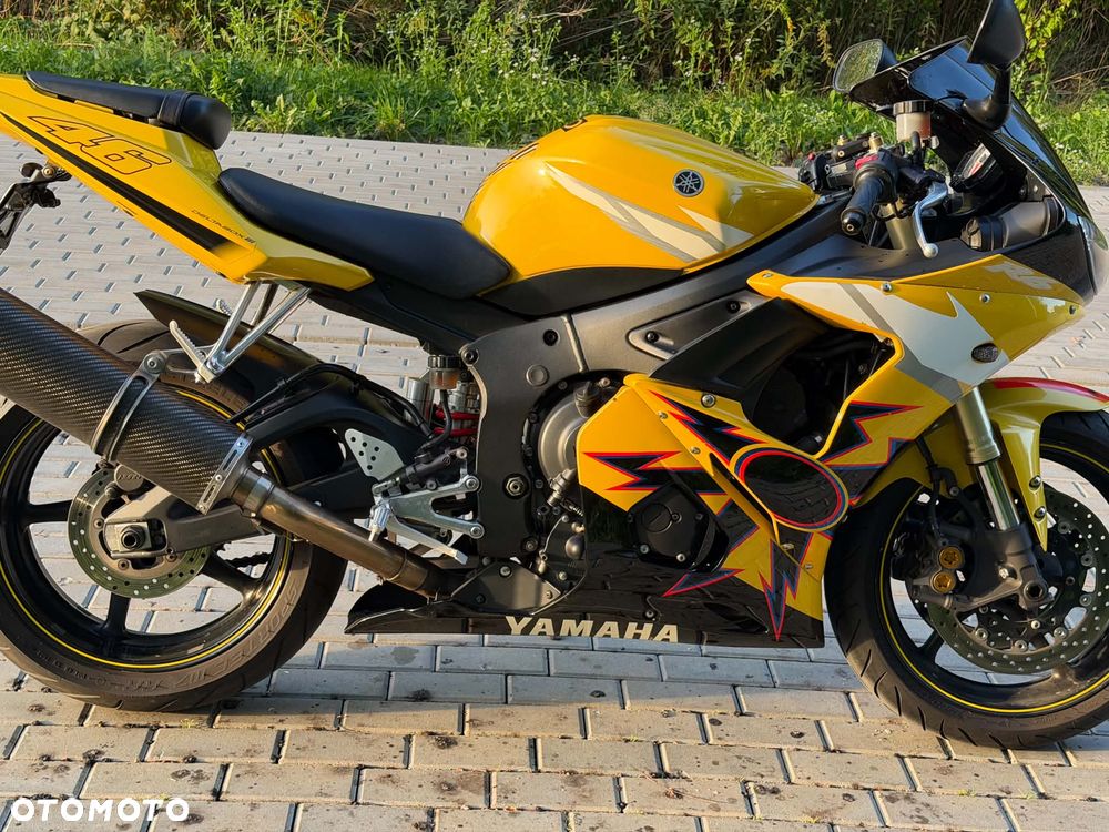 Yamaha R6 - 4