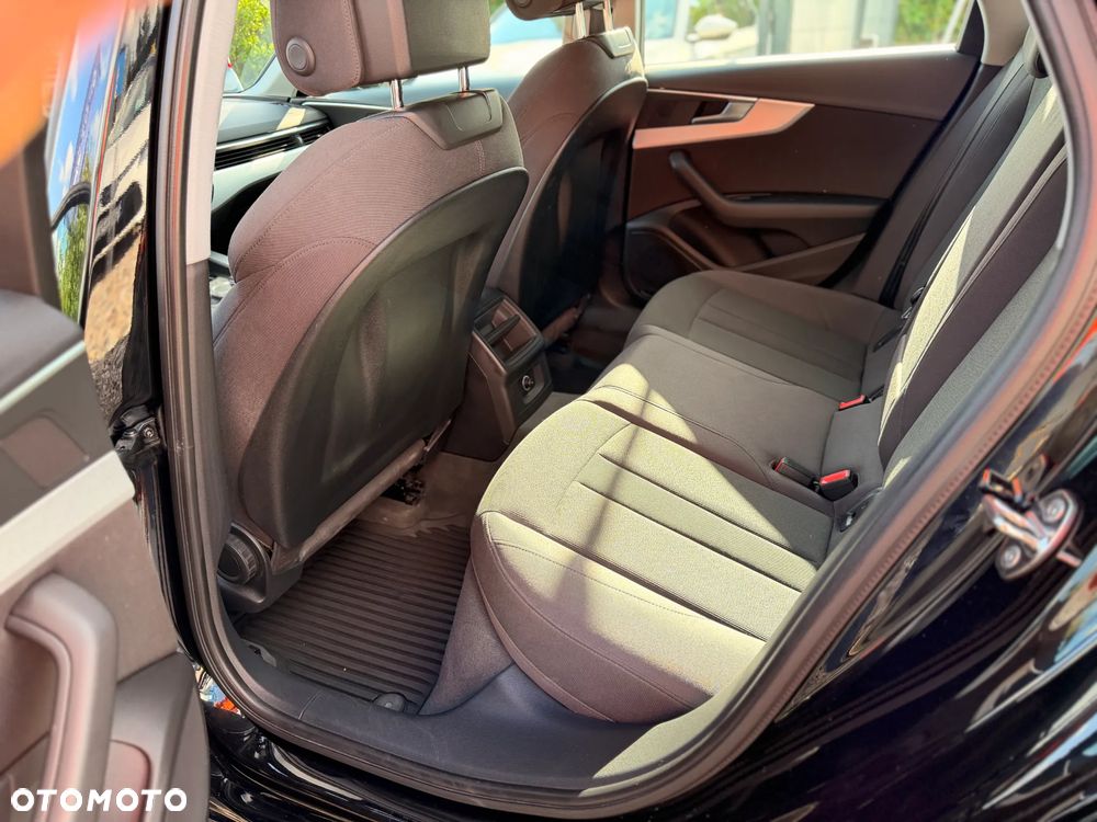 Audi A4 Avant 2.0 TDI ultra S tronic - 22