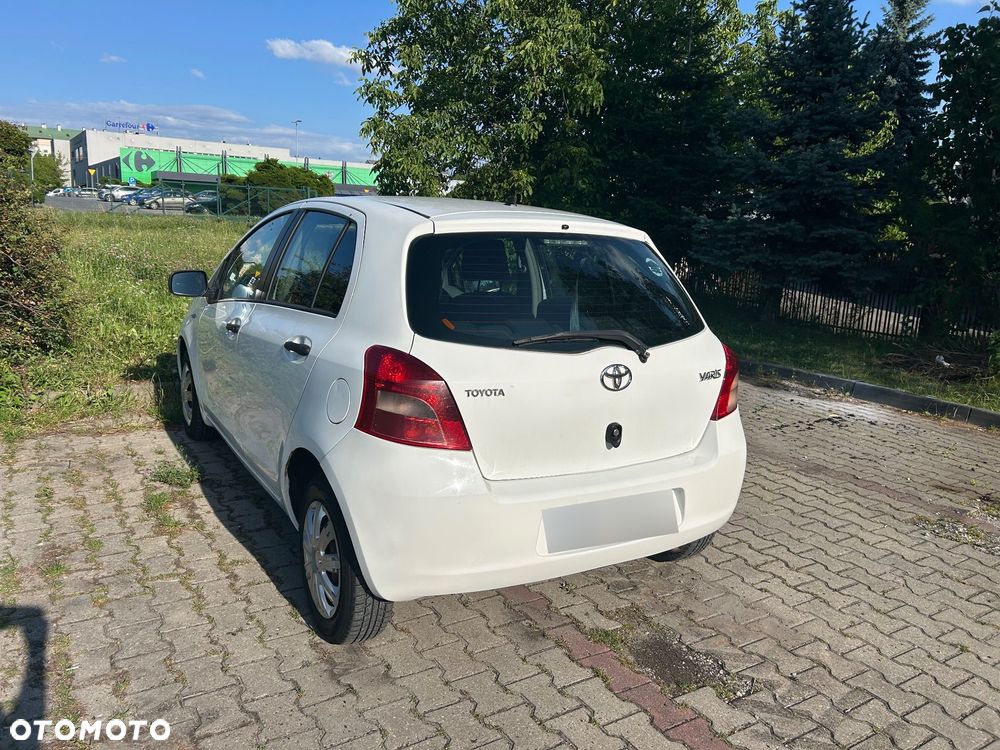 Toyota Yaris 1.0 Luna - 4