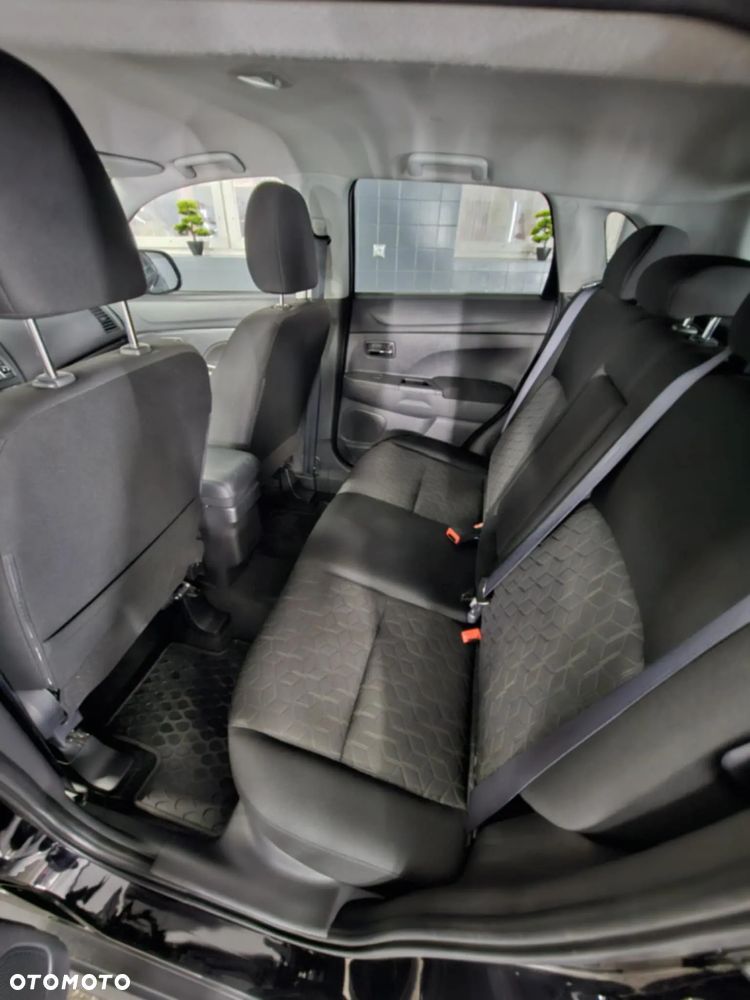 Mitsubishi Outlander - 8