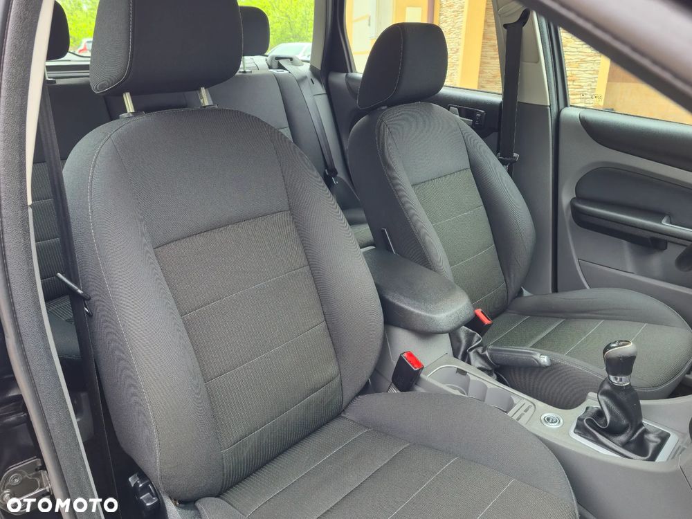 Ford Focus 1.8 Titanium - 25