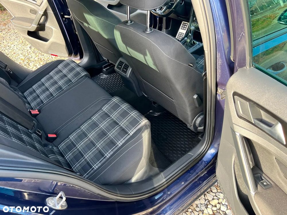 Volkswagen Golf GTD (BlueMotion Technology) - 13