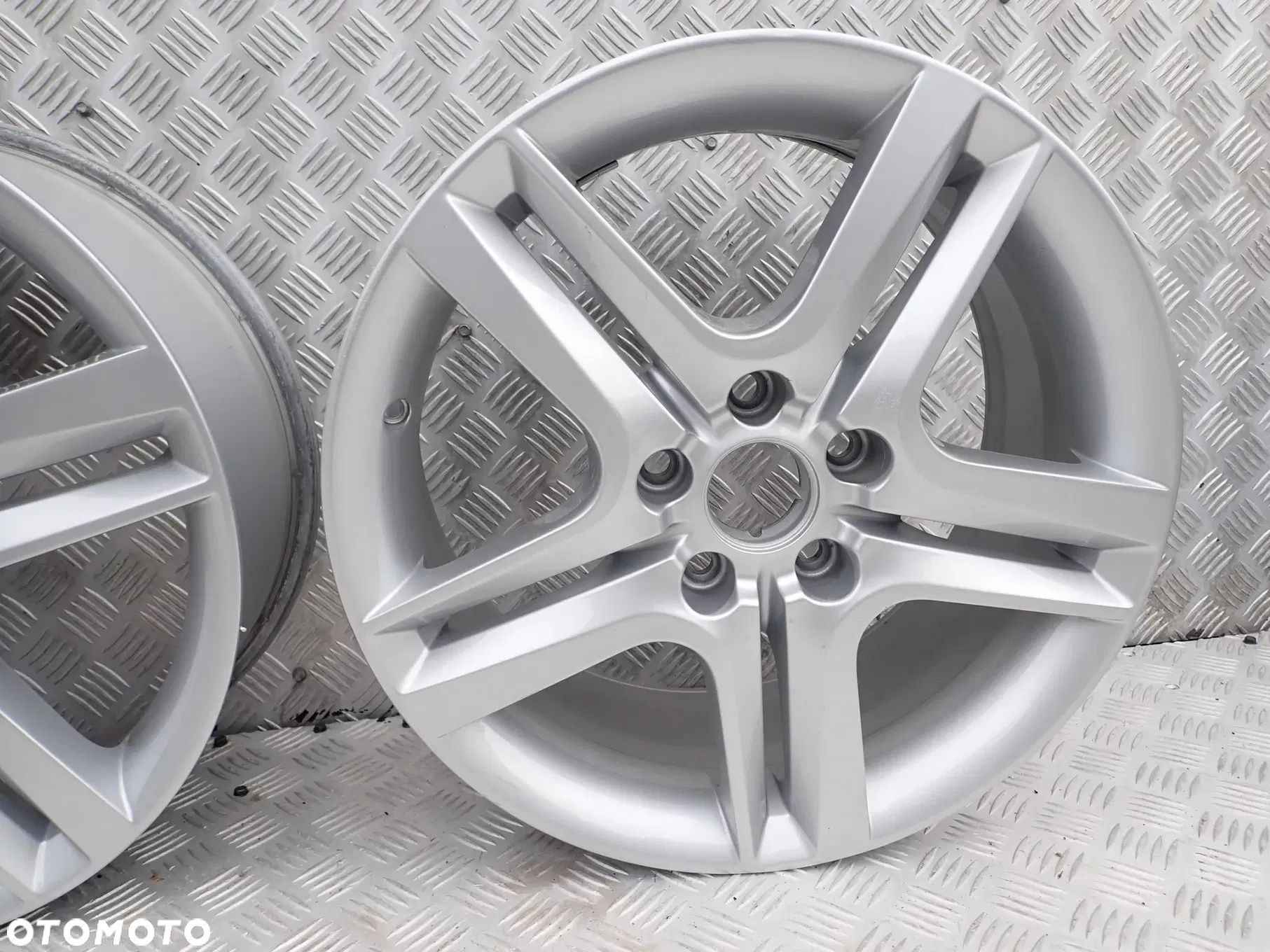 FELGI ALUMINIOWE SEAT LEON II ALHAMBRA ALTEA 7JX17 ET54 5P0801025L - 7