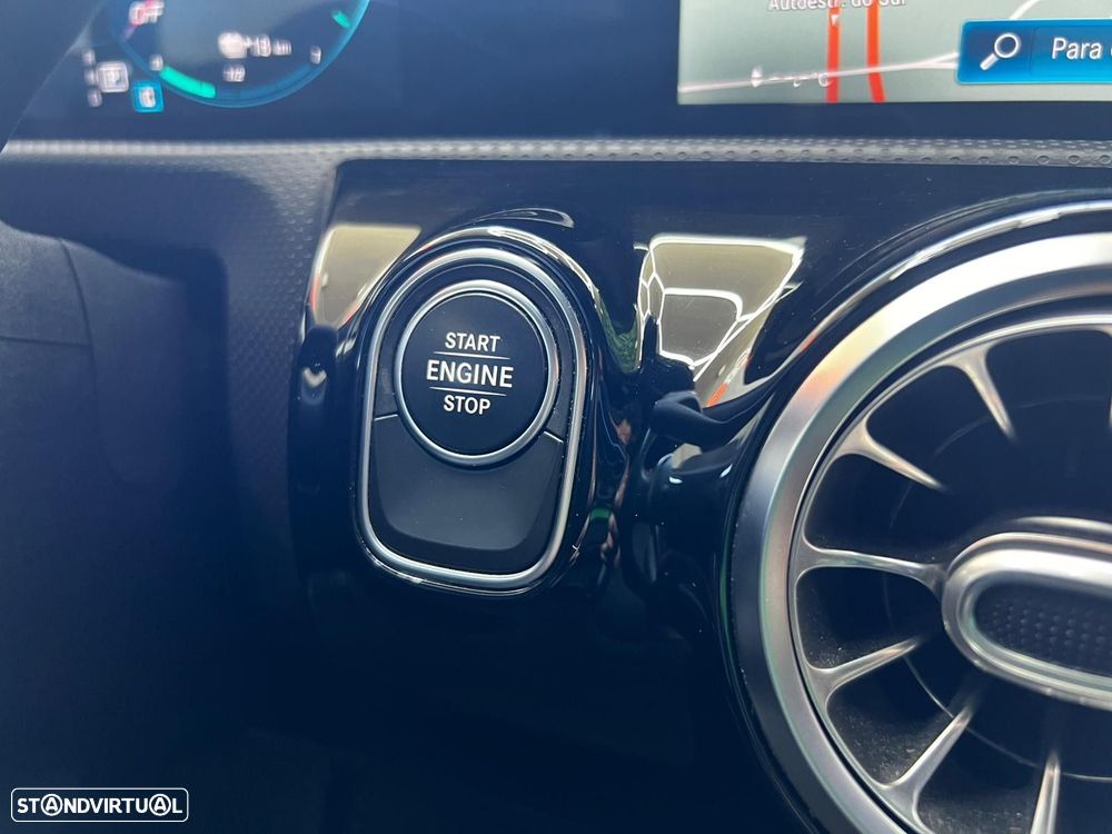 Mercedes-Benz A 250 Limousine e AMG Line - 50