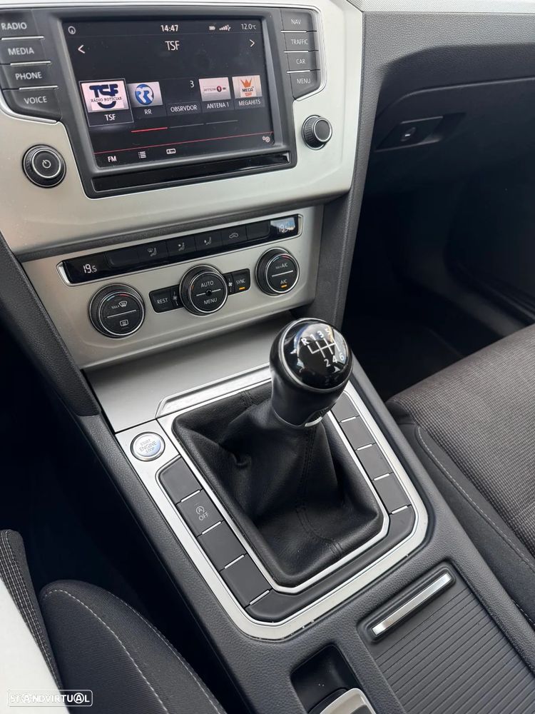 VW Passat Variant 1.6 TDI BlueMotion - 8