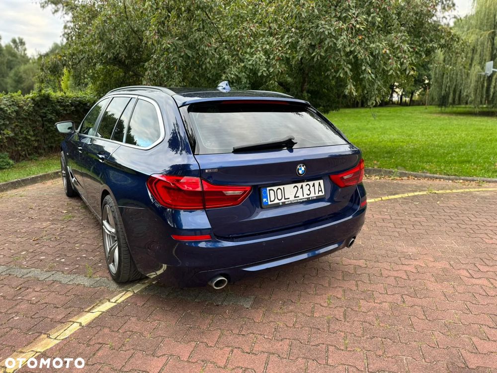 BMW Seria 5 530d xDrive Touring Sport Line - 12