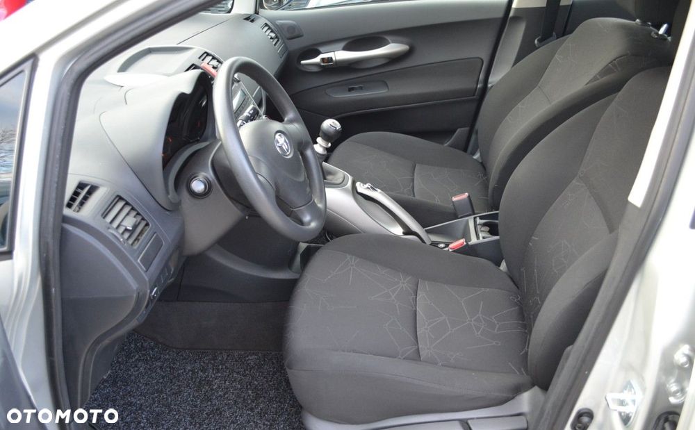 Toyota Auris 1.33 VVT-i Terra - 5