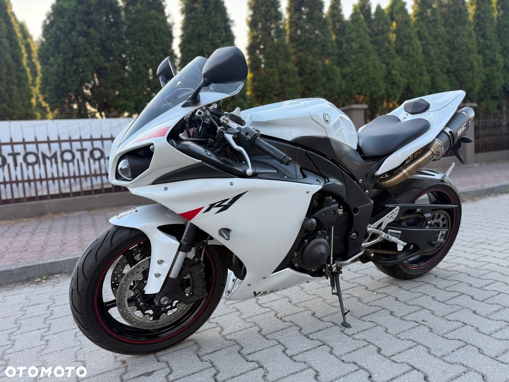 Yamaha R1 - 19