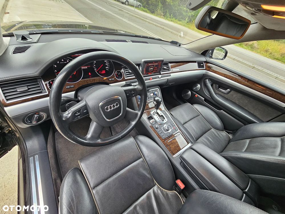 Audi A8 6.0 L Quattro - 7