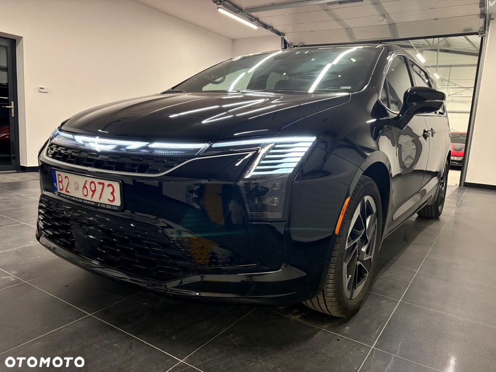 Chrysler Pacifica - 3