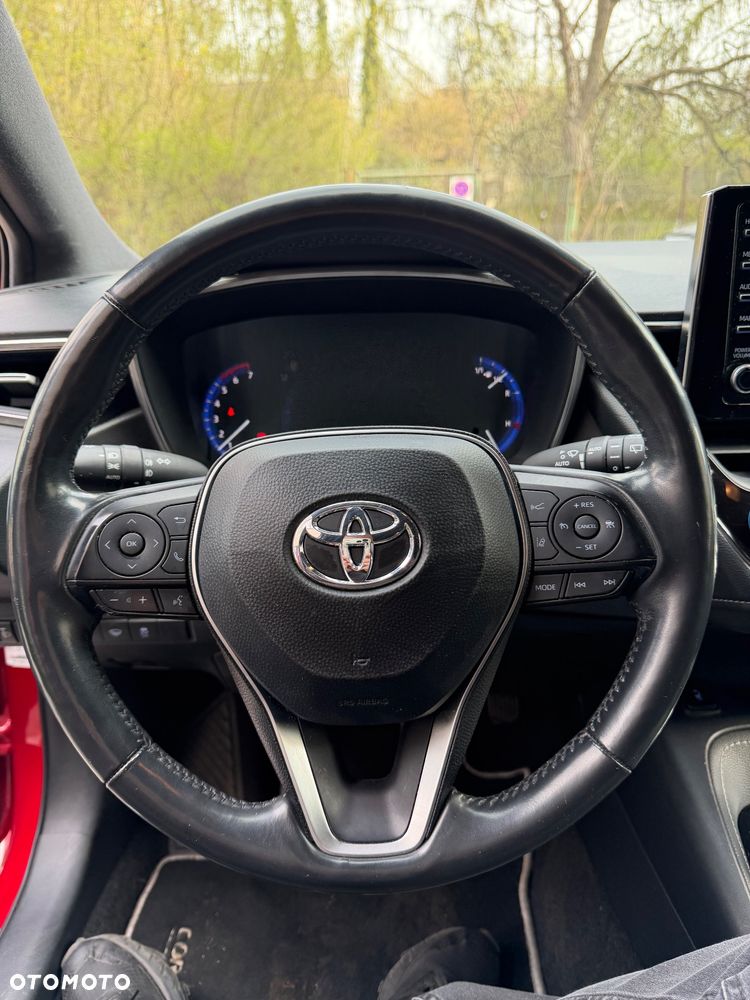 Toyota Corolla 1.8 Hybrid Team Deutschland - 13