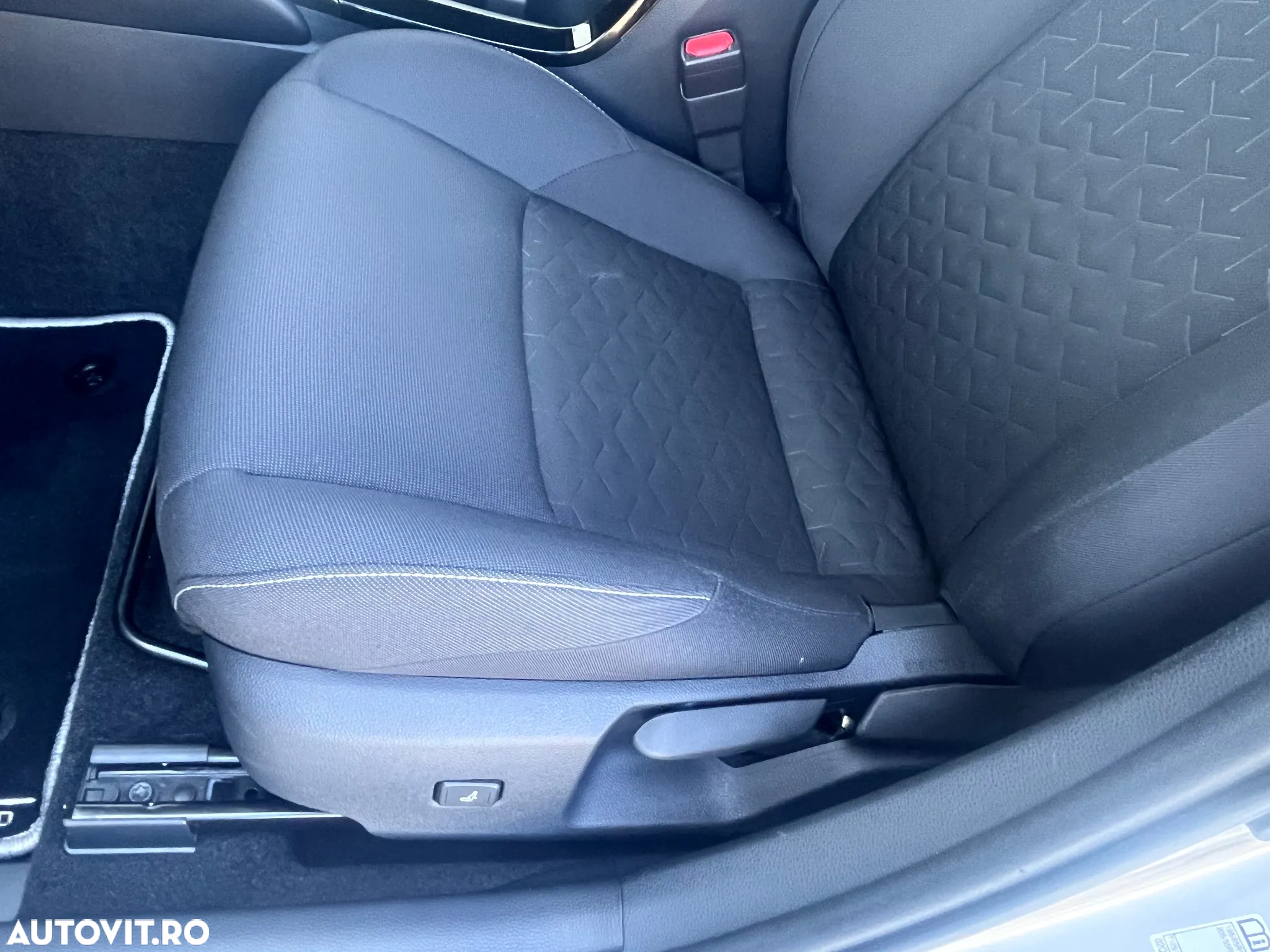 Toyota Corolla 1.8 HSD Dynamic - 10