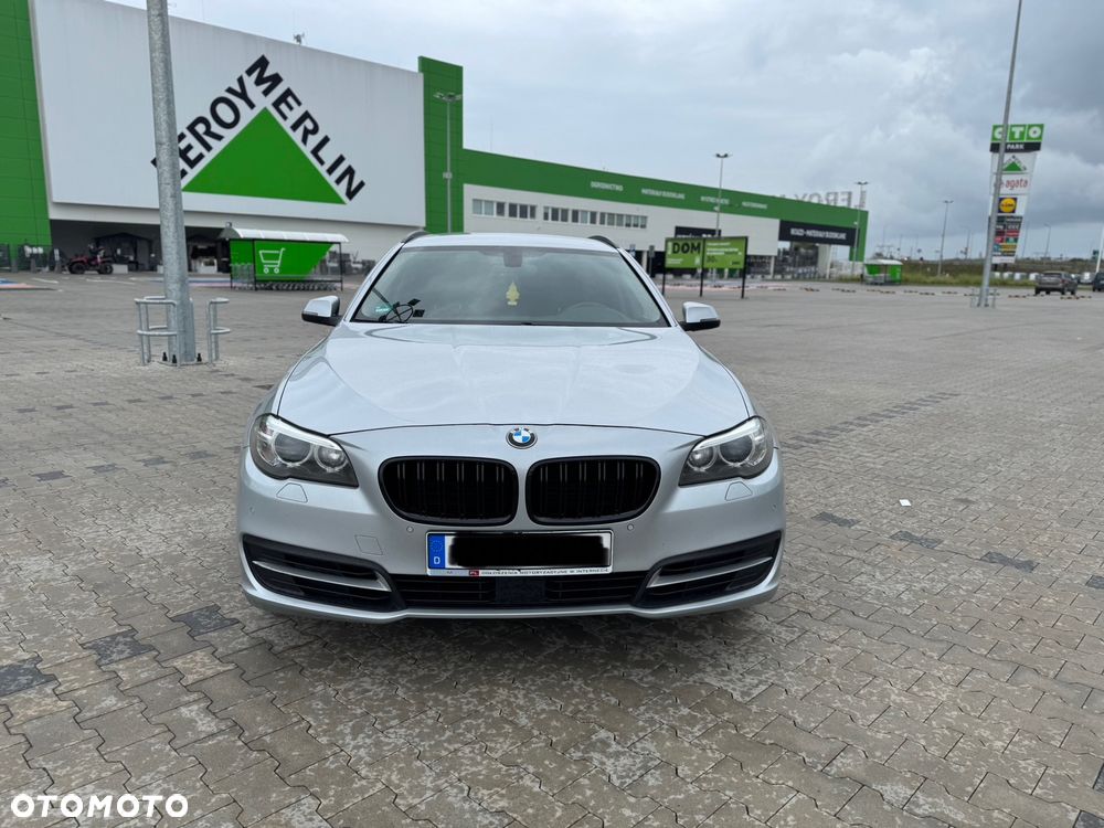 BMW Seria 5 525d Sport-Aut Luxury Line - 3