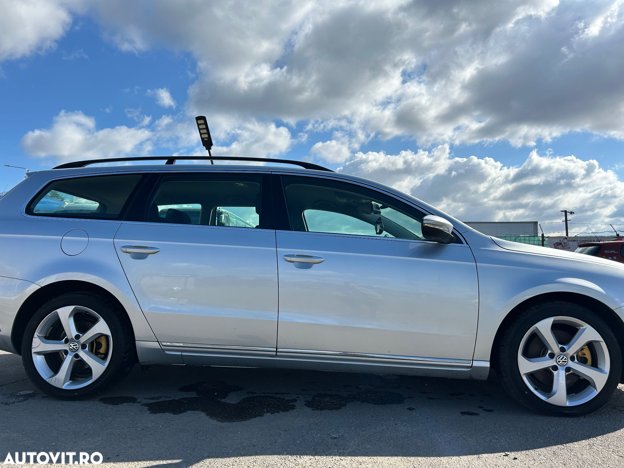 Volkswagen Passat Variant 2.0 Blue TDI DSG SCR Comfortline - 8