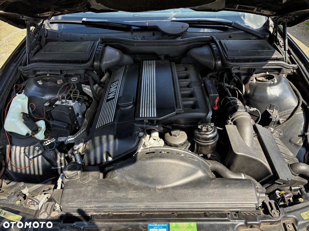 BMW Seria 5 520i Touring - 12