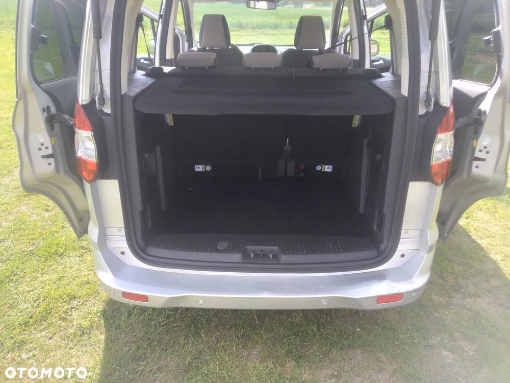 Ford Tourneo Courier - 11
