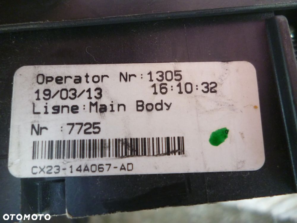 JAGUAR XF X250 3.0 V6 SKRZYNKA BEZPIECZNIKÓW - 5