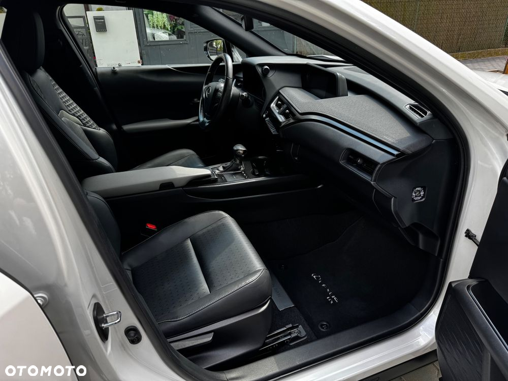 Lexus UX - 6