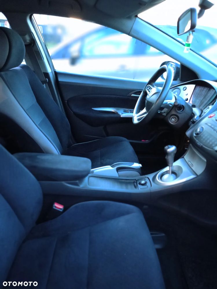 Honda Civic 1.8 Comfort - 12