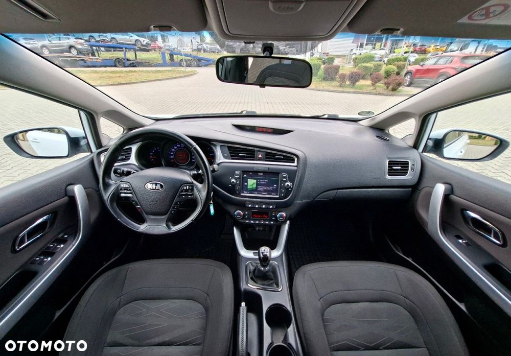 Kia Ceed - 24