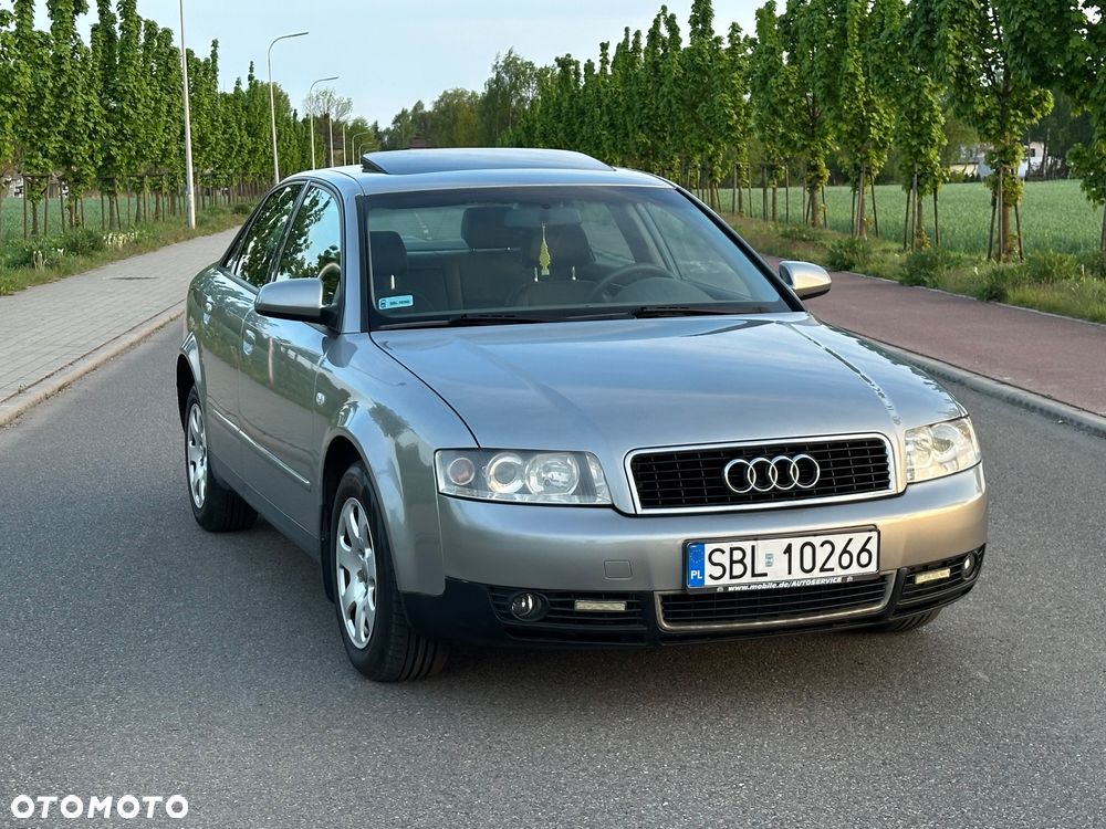 Audi A4 Limousine - 1