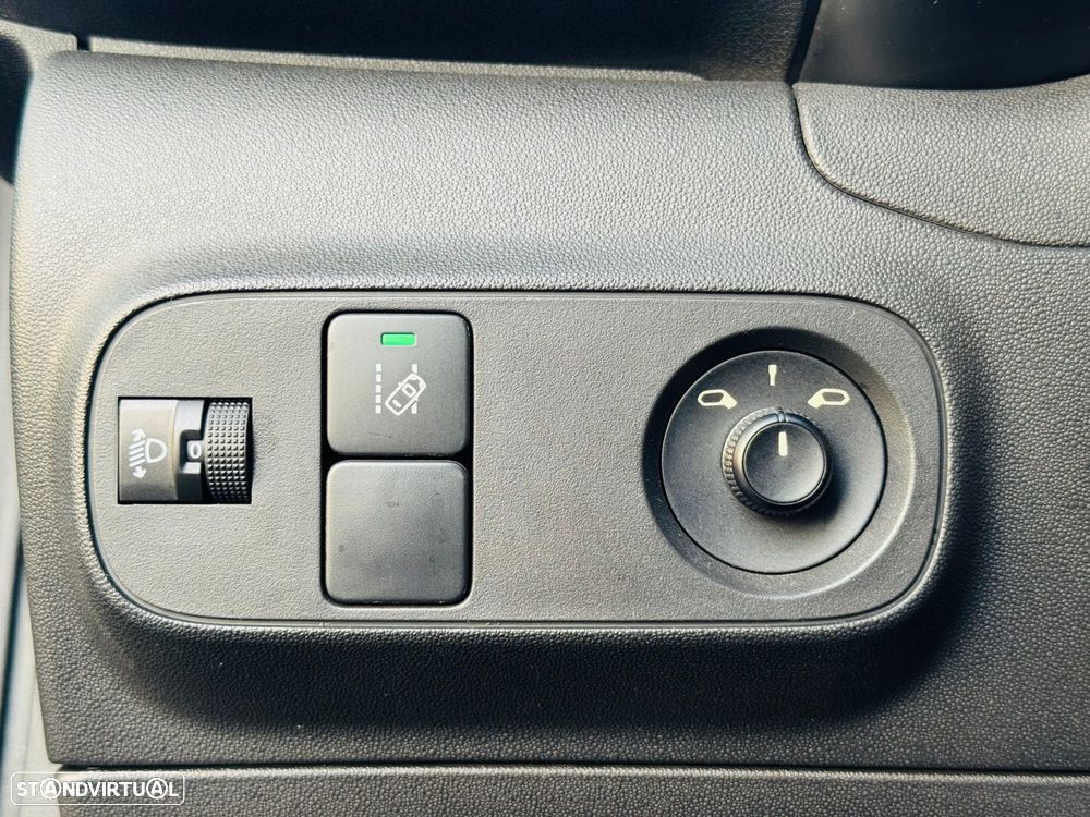 Citroën C3 1.2 PureTech Shine - 19