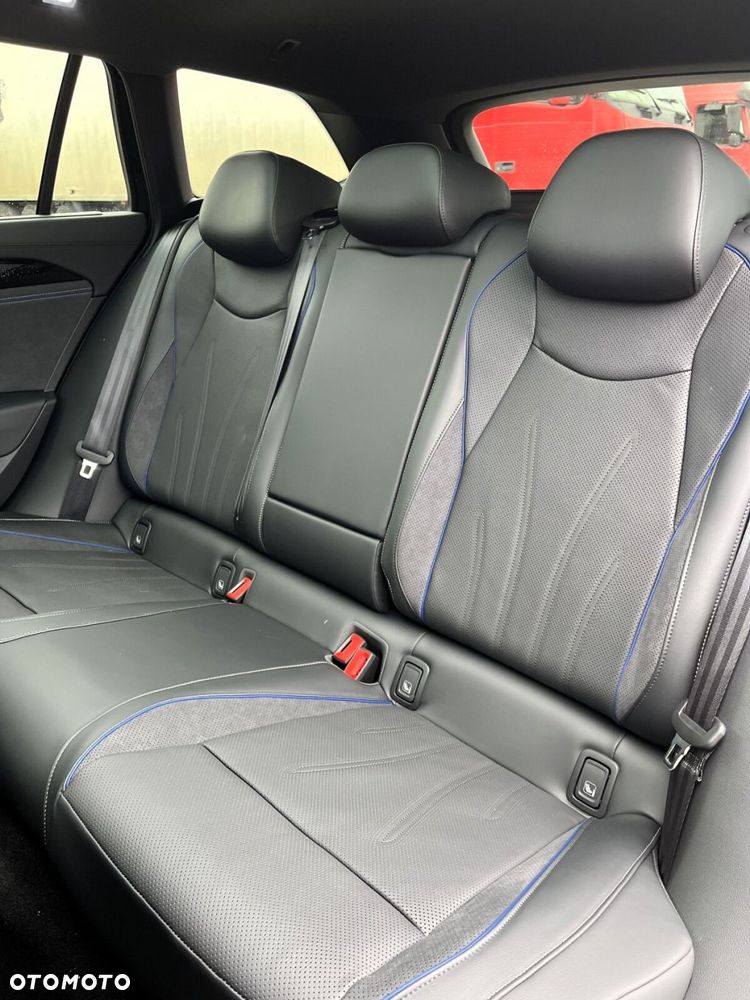 Volkswagen Passat Variant 2.0 TDI SCR R-Line Plus DSG - 30