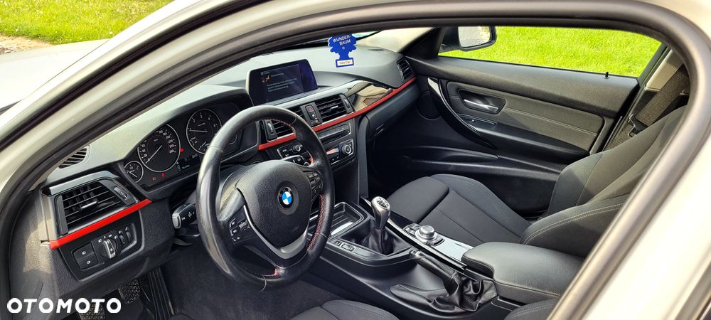 BMW Seria 3 320d DPF Edition Sport - 22