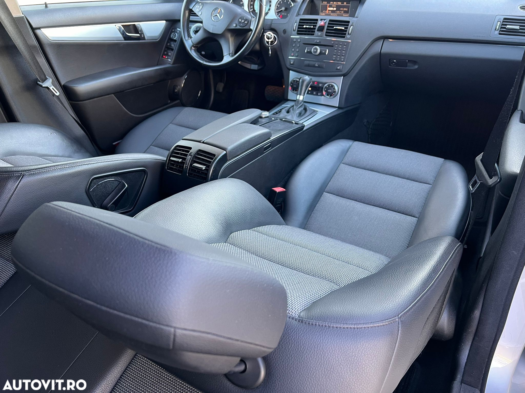 Mercedes-Benz C - 12