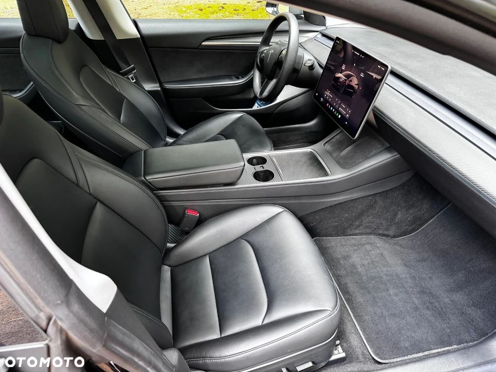 Tesla Model 3 - 9