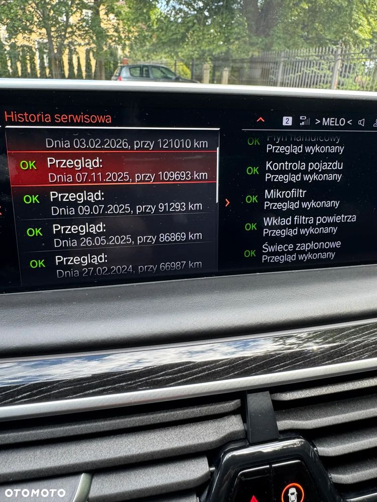 BMW Seria 7 750i xDrive - 9