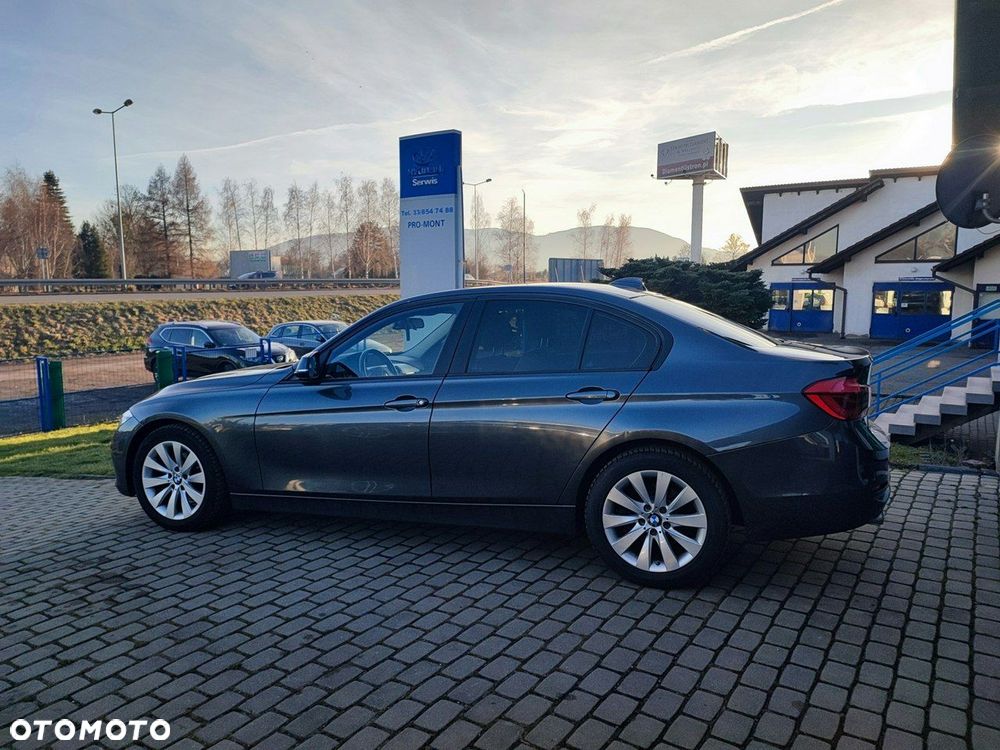 BMW Seria 3 318i - 8