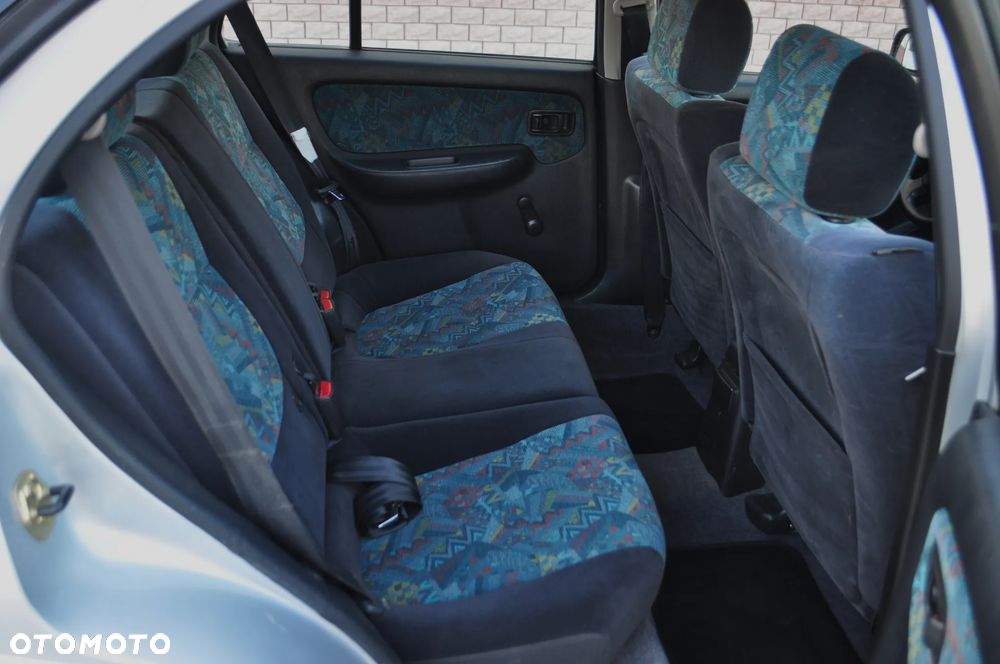 Nissan Almera - 23