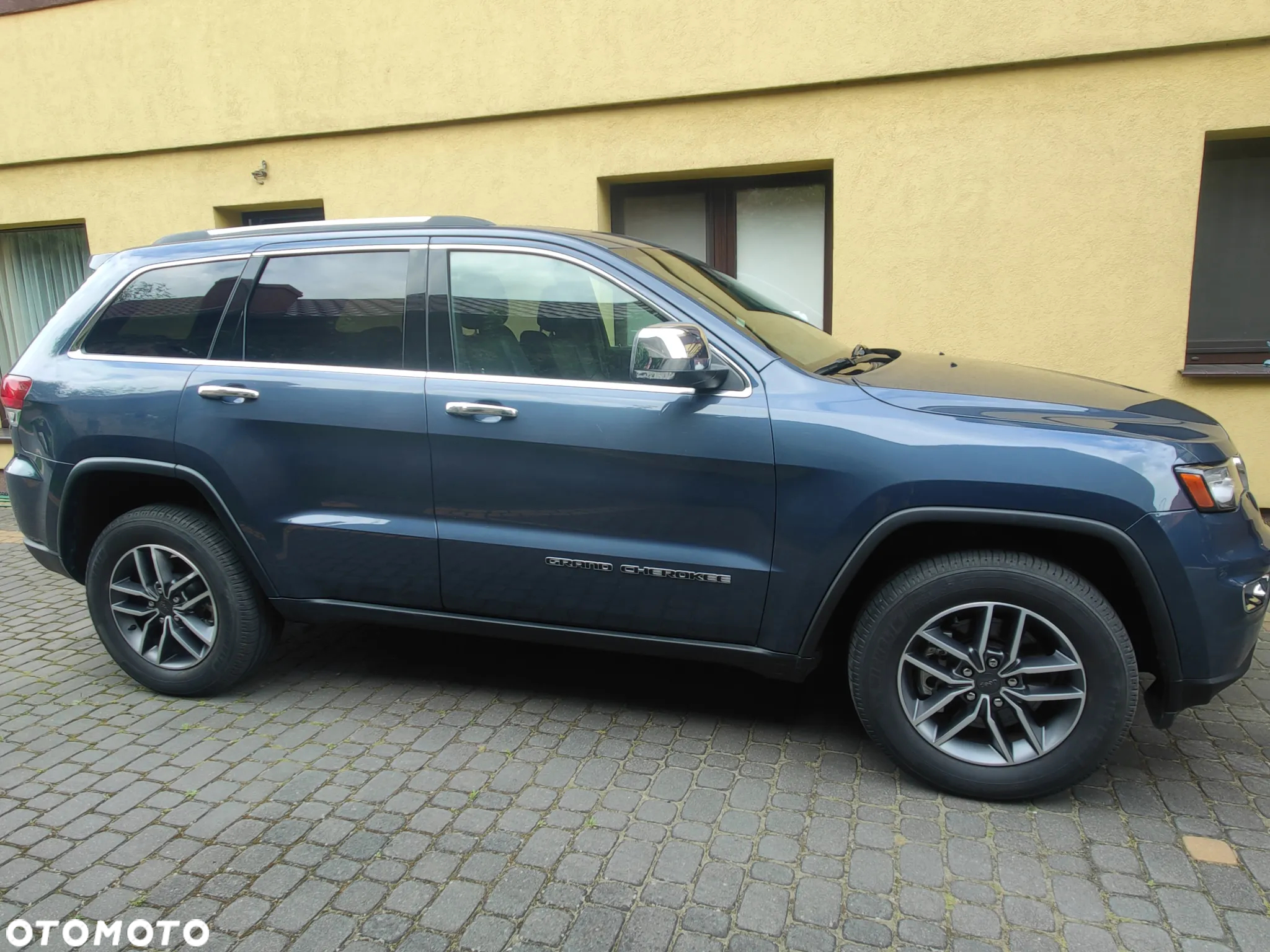 Jeep Grand Cherokee - 17