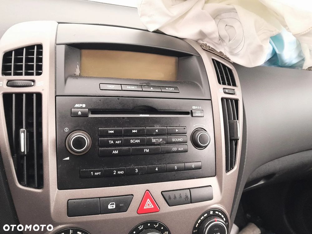 Radioodtwarzacz CD KIA Ceed 06-12r. - 3