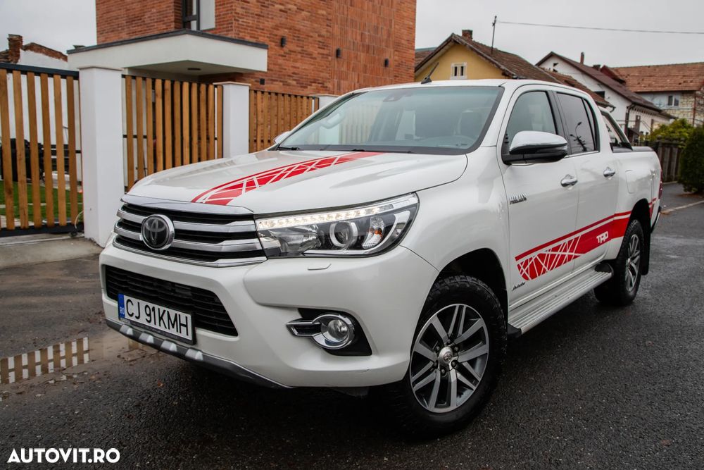 Toyota Hilux 4x4 Double Cab A/T Invincible - 1