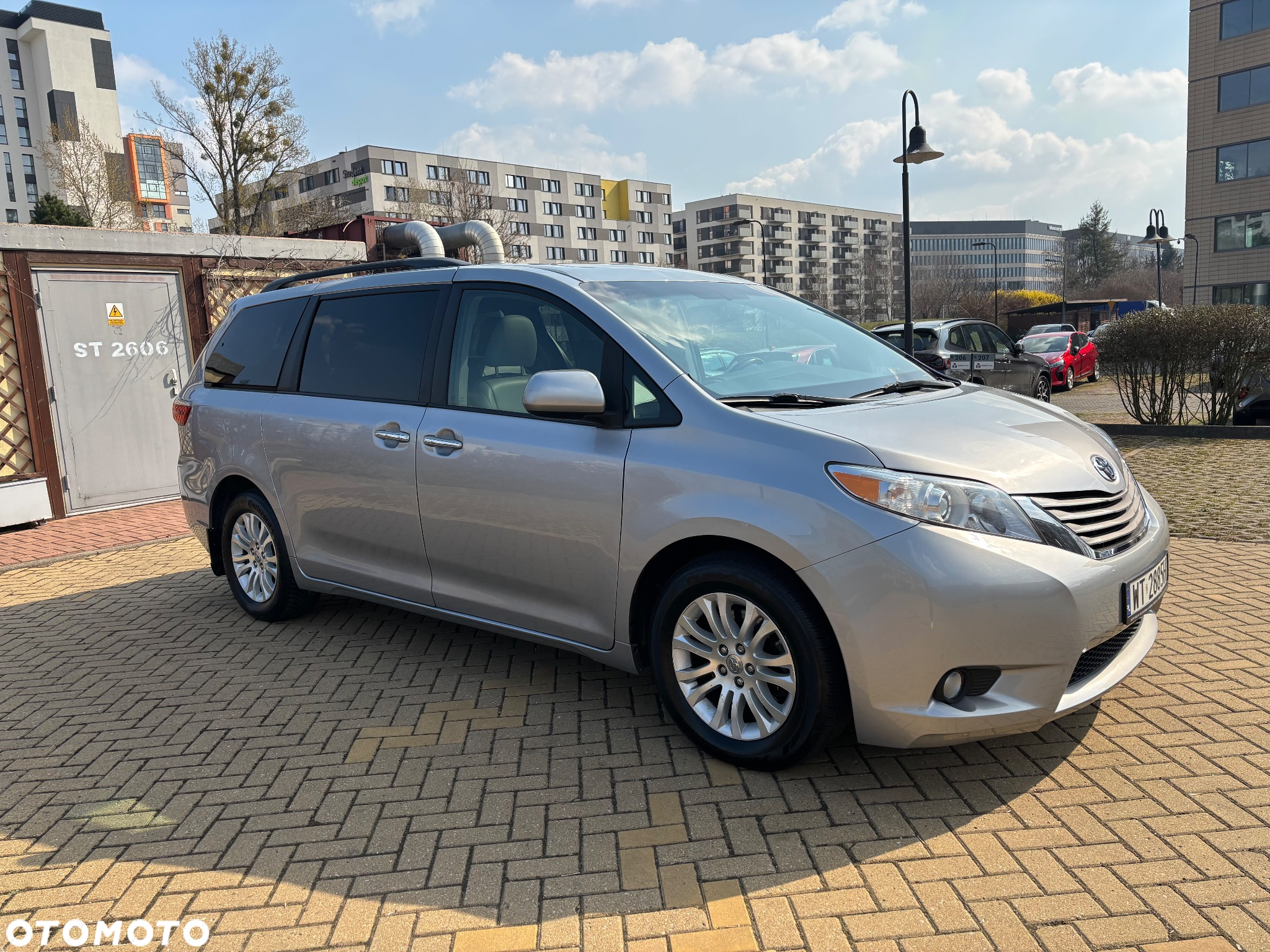 Toyota Sienna 3.5 V6 XLE AWD - 4