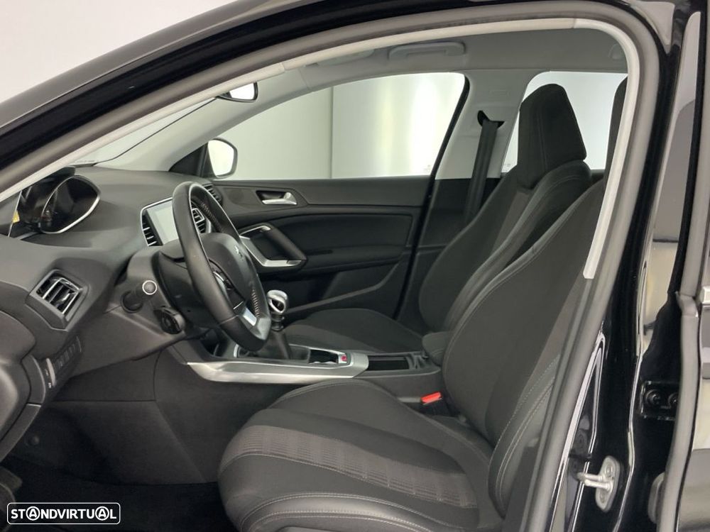 Peugeot 308 SW 1.2 PureTech Allure - 11