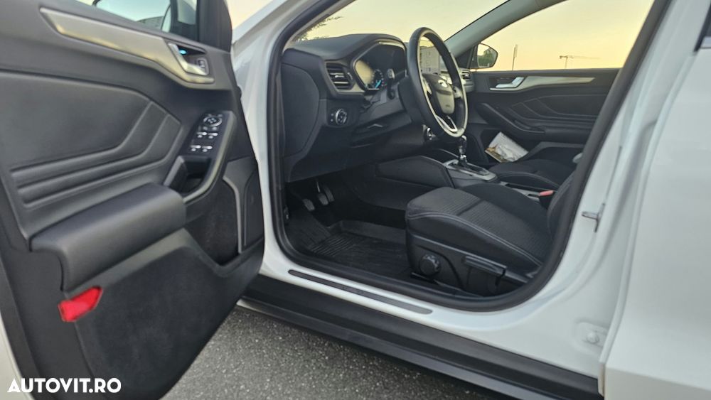 Ford Focus 1.5 EcoBlue Start-Stopp-System TITANIUM - 24