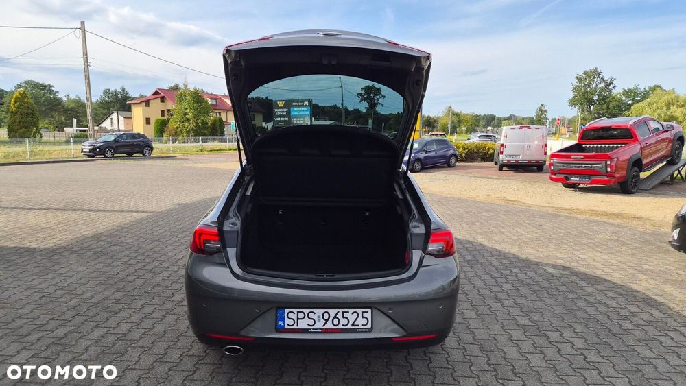 Opel Insignia - 25