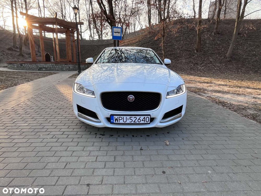 Jaguar XF 2.0 i4D AWD Prestige - 10
